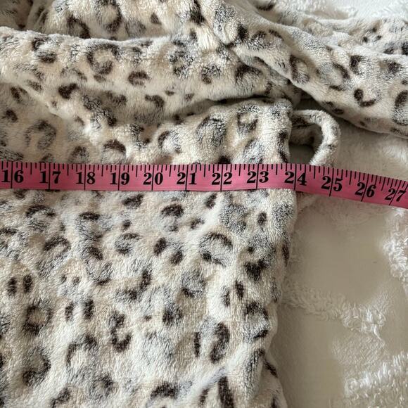 LIZ CLAIBORNE Bathrobe White Cheetah Sz M Sleepwear Comfort Chic Loungewear Cozy - Picture 8 of 9